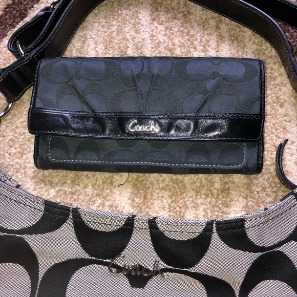 Coach purse/matching Coach wallet - Picture 2 of 4